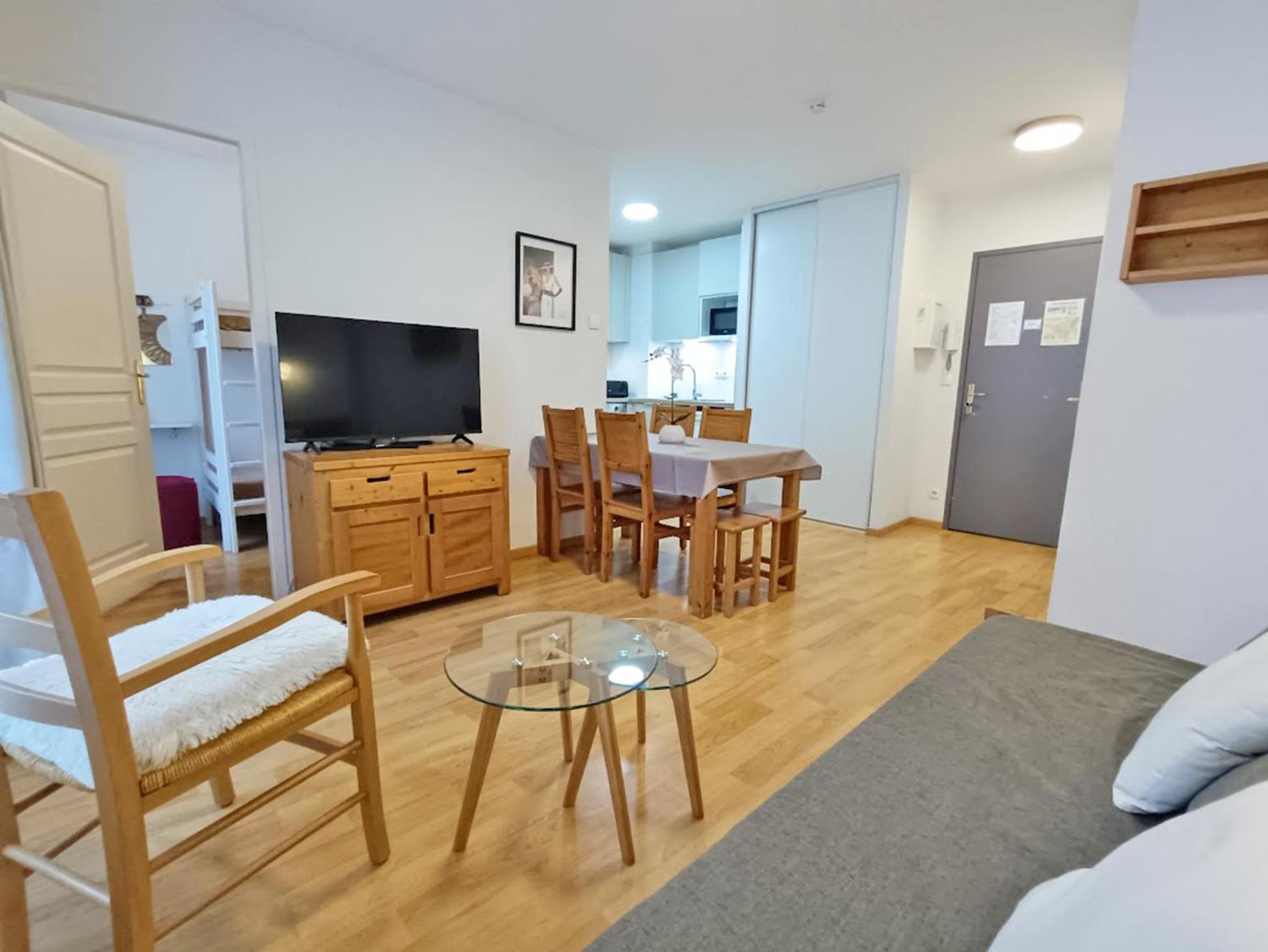 L'Eterlou, T3, Centre Luchon, Wifi, Casier A Skis, Ascenseur, 6 Personnes Bagneres-de-Luchon Экстерьер фото